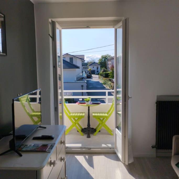 Appartement Verdoyant Au Bord Du Lac Leman Entre Evian Et Thonon Dans Une Villa Publier Zewnętrze zdjęcie