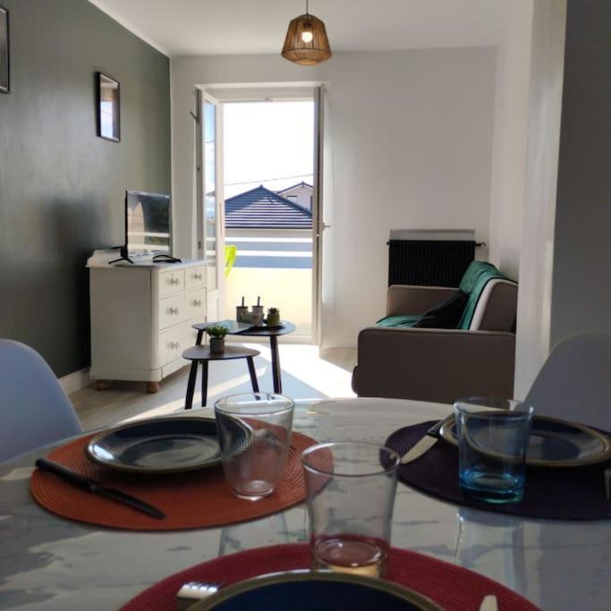 Appartement Verdoyant Au Bord Du Lac Leman Entre Evian Et Thonon Dans Une Villa Publier Zewnętrze zdjęcie