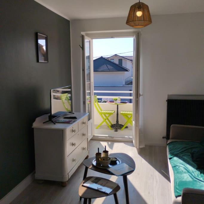 Appartement Verdoyant Au Bord Du Lac Leman Entre Evian Et Thonon Dans Une Villa Publier Zewnętrze zdjęcie