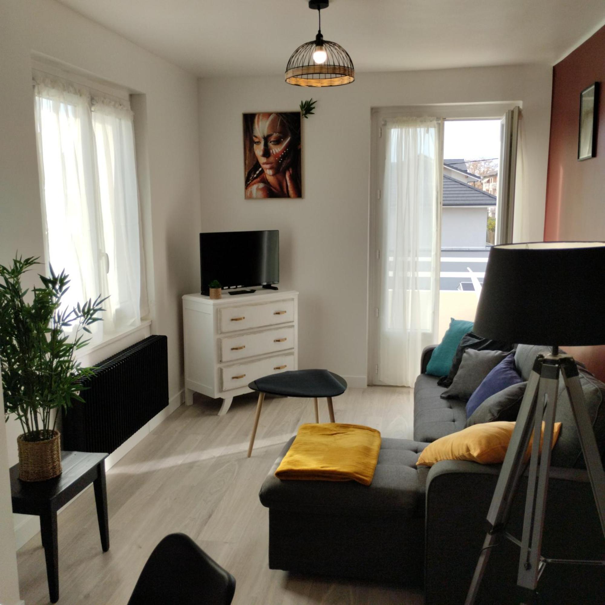 Appartement Verdoyant Au Bord Du Lac Leman Entre Evian Et Thonon Dans Une Villa Publier Zewnętrze zdjęcie
