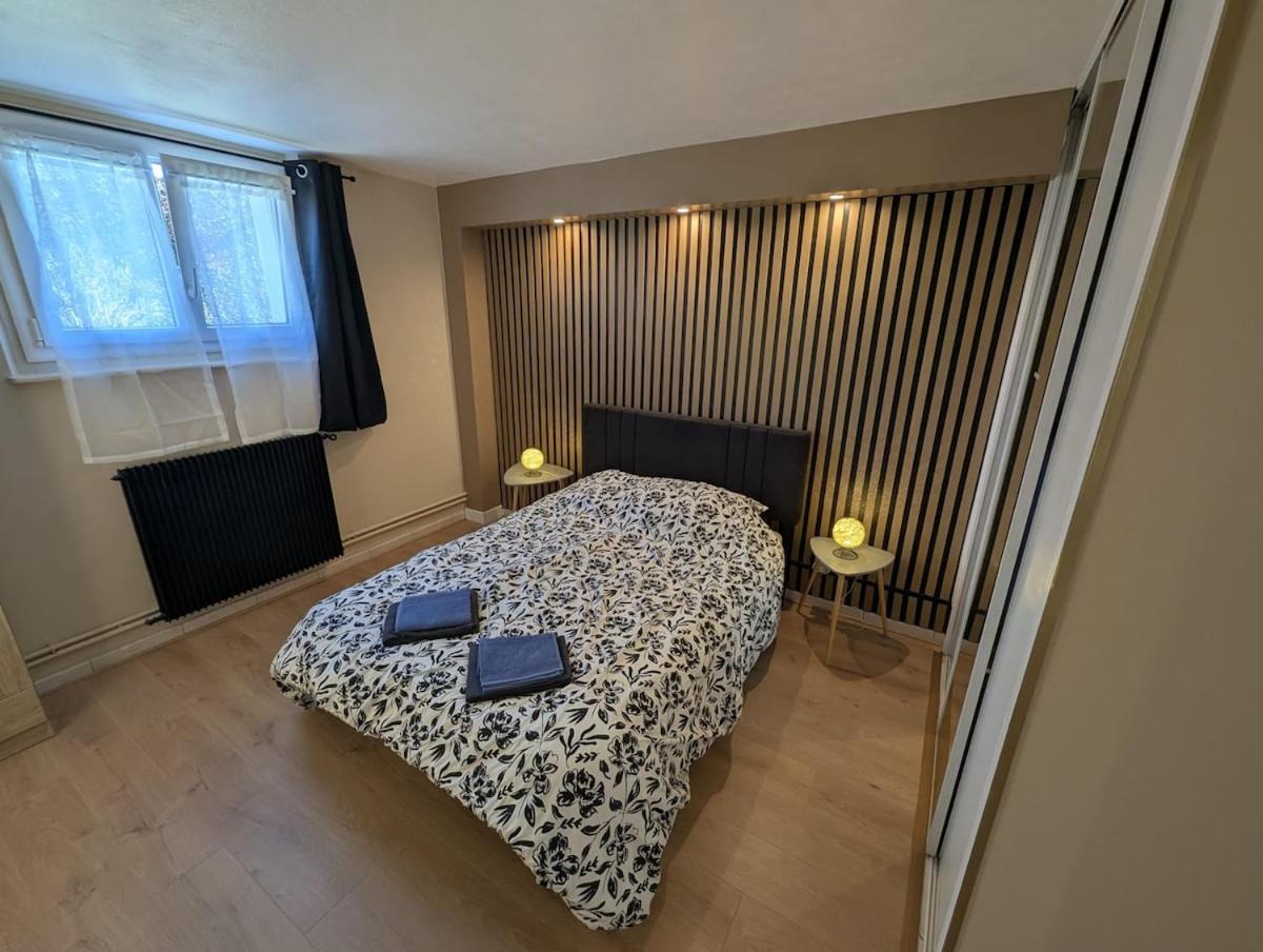 Appartement Verdoyant Au Bord Du Lac Leman Entre Evian Et Thonon Dans Une Villa Publier Pokój zdjęcie